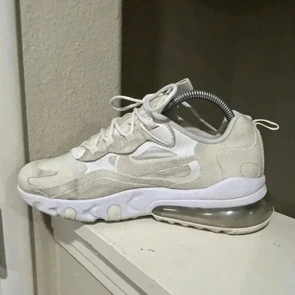 Nike Older Kids Air Max 270 React US 7Y Trainers BQ0103 100 - Picture 3 of 9